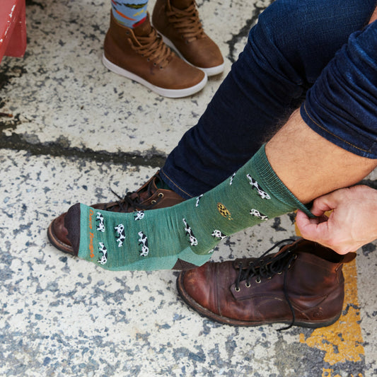 Men's Dairy Air Crew Lightweight Lifestyle Socks | Darn Tough