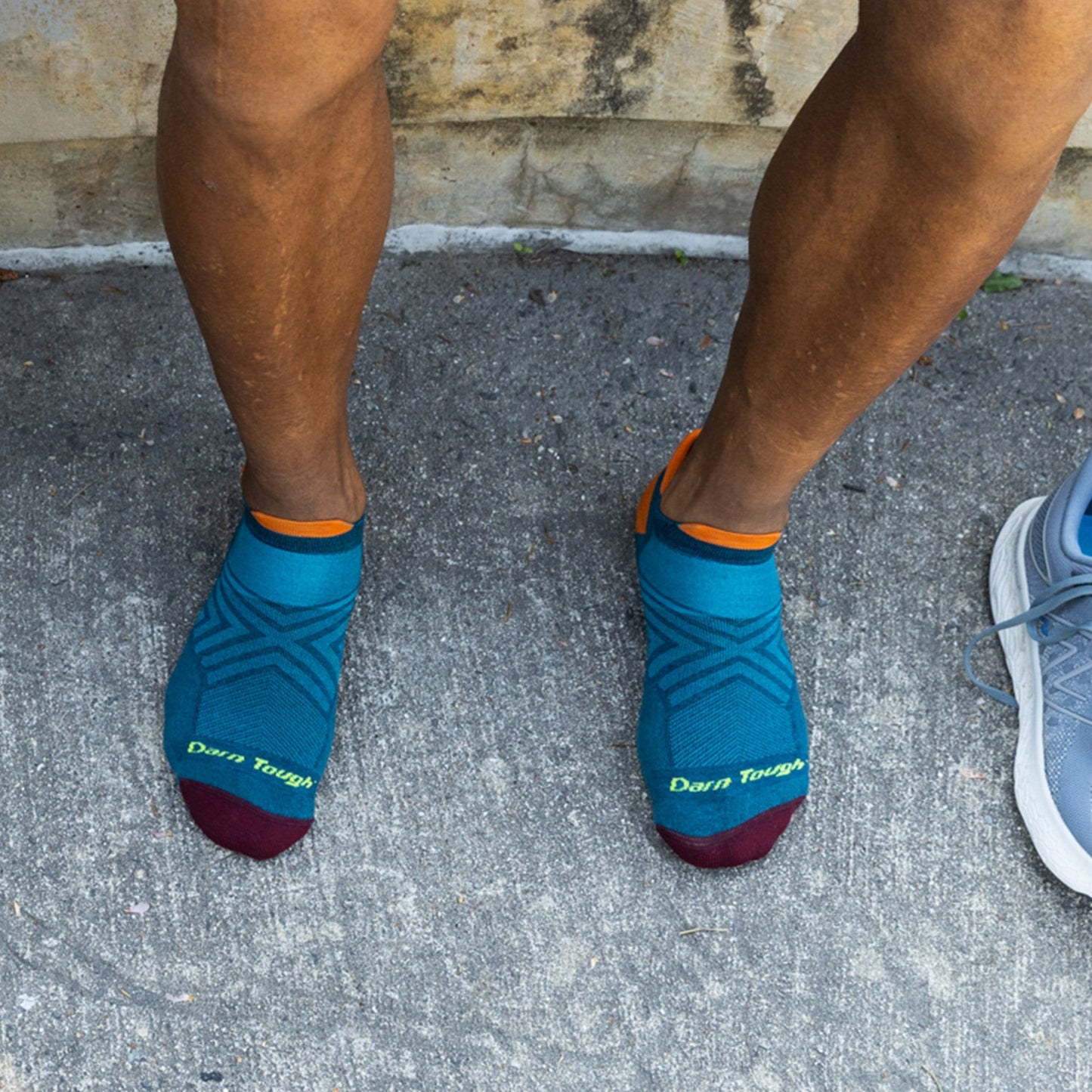 Men's Run No Show Tab Cushioned Ultra-Lightweight Running Socks | Darn Tough