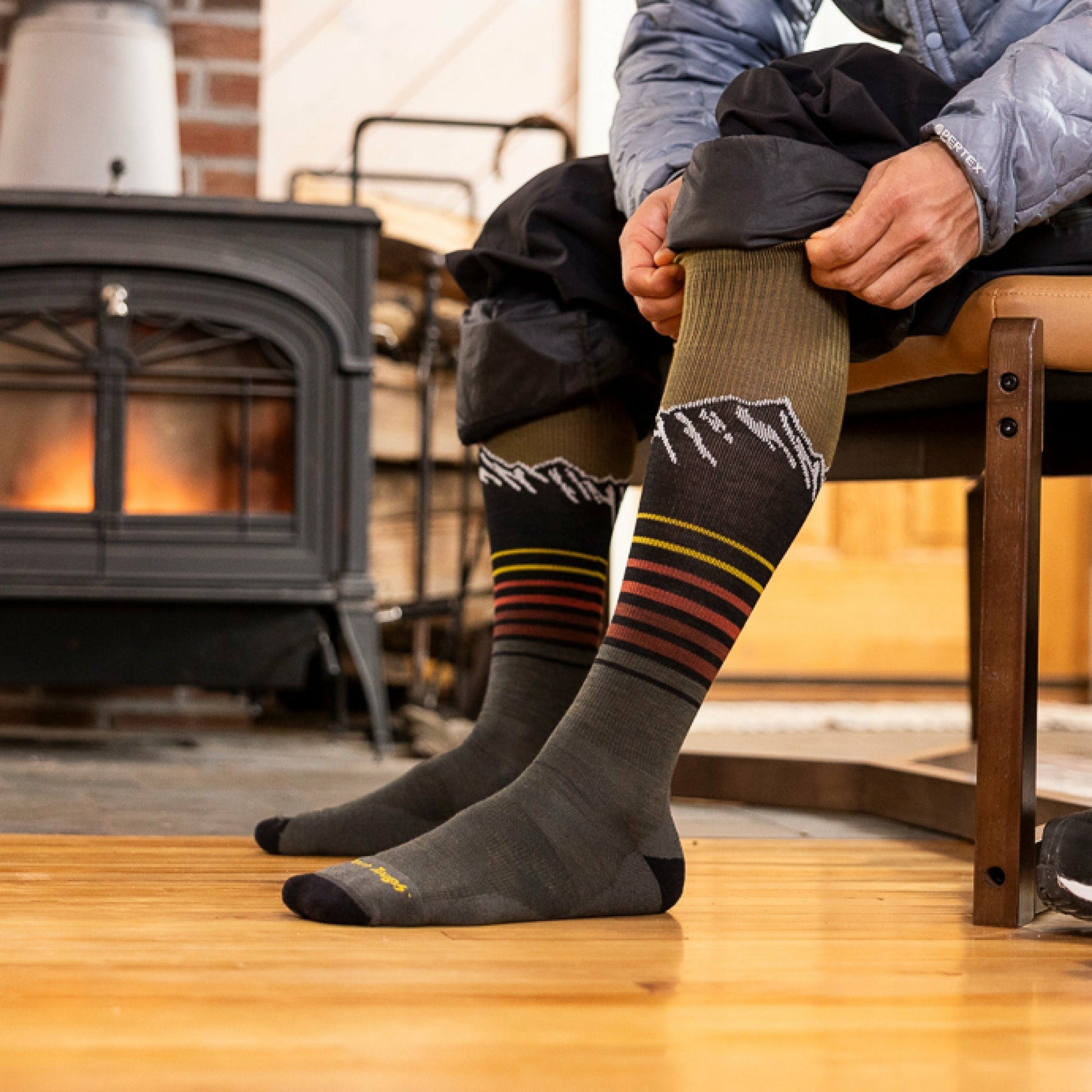 Men's Steep Lines Over-the-Calf Lightweight Ski & Snowboard Socks | Darn Tough