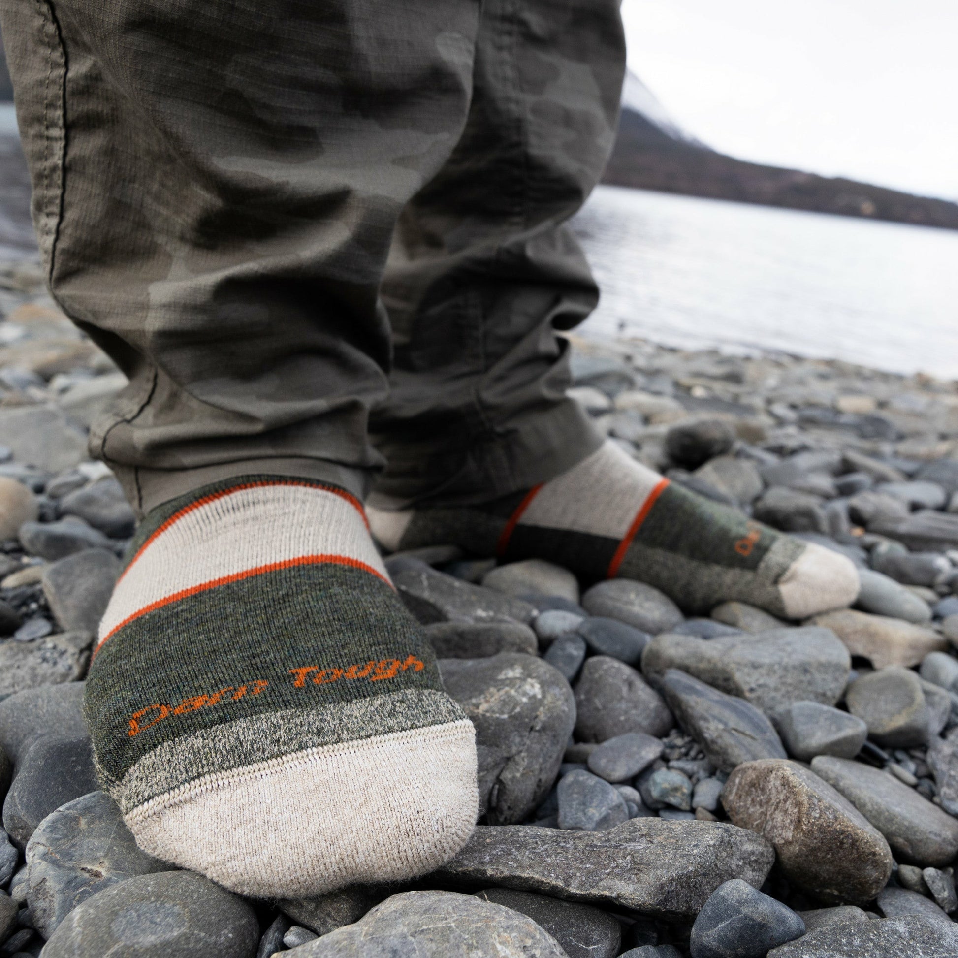 Men's Hiker Boot Full Cushion Midweight Hiking Socks | Darn Tough