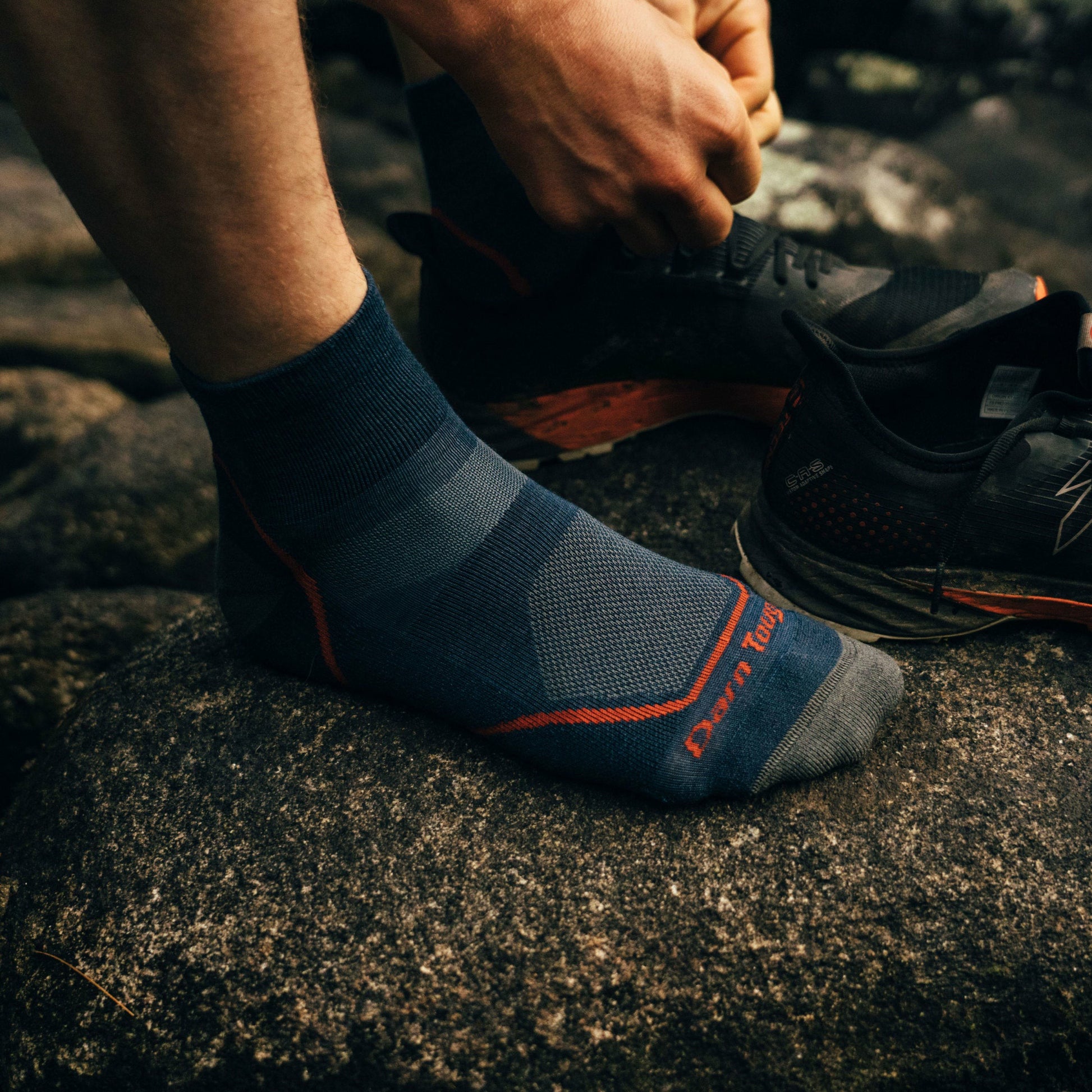 Men's Light Hiker Quarter Lightweight Hiking Socks | Darn Tough