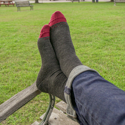 Men's Solid Crew Lightweight Lifestyle Socks | Darn Tough