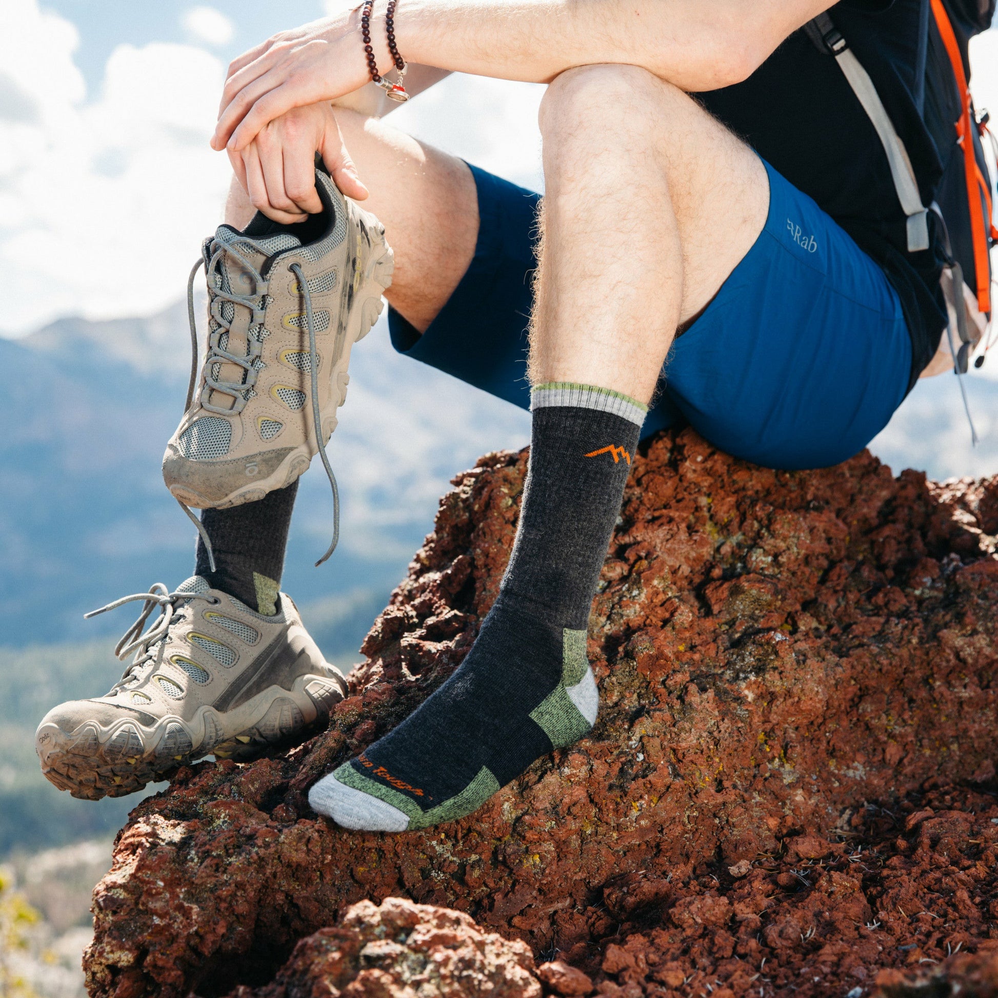 Men's Hiker Boot Midweight Hiking Socks | Darn Tough