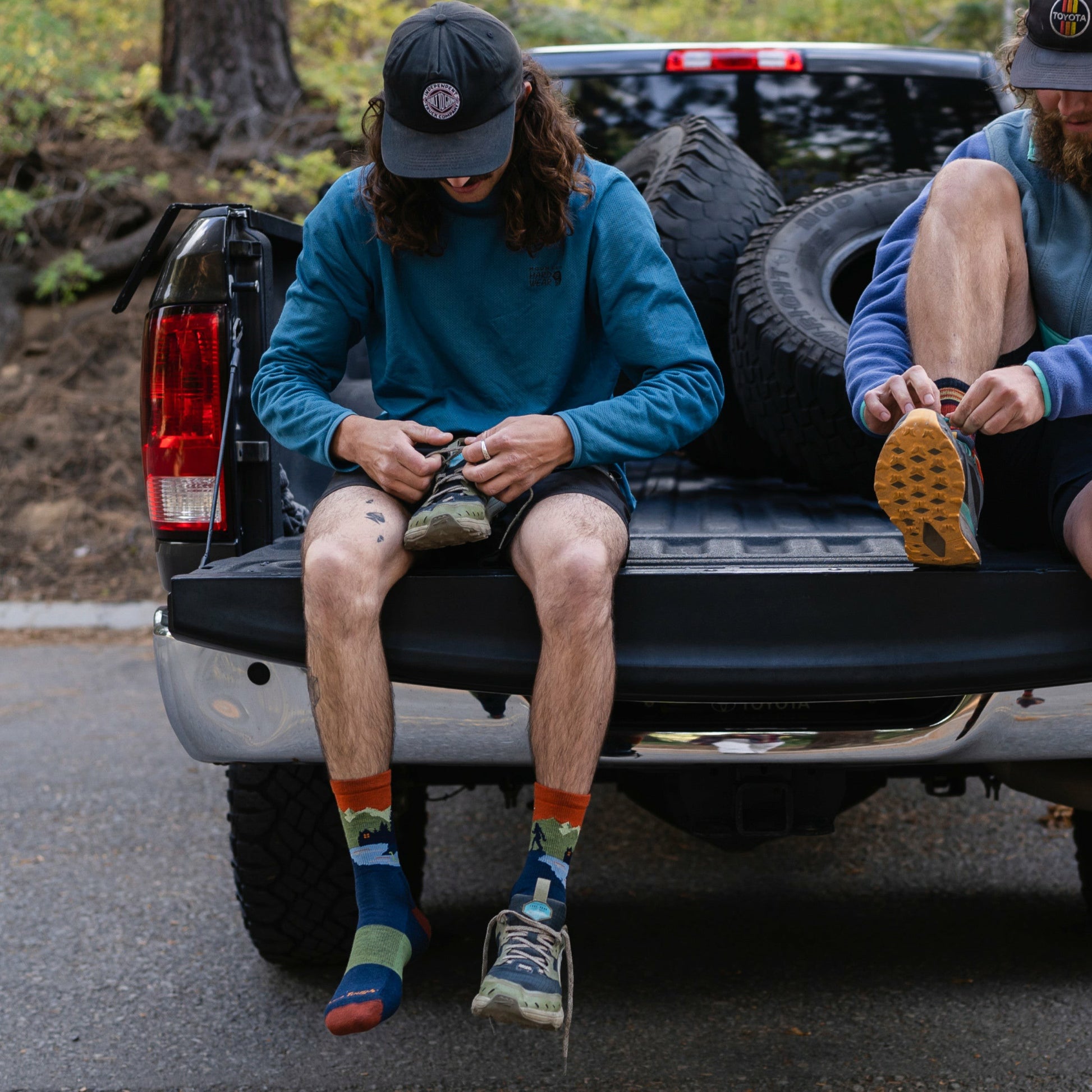 Men's Close Encounters Micro Crew Midweight Hiking Socks | Darn Tough