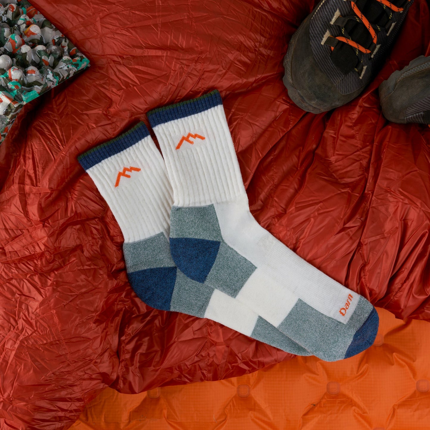 Men's Limited Edition Hiker Micro Crew Midweight Hiking Sock | Darn Tough