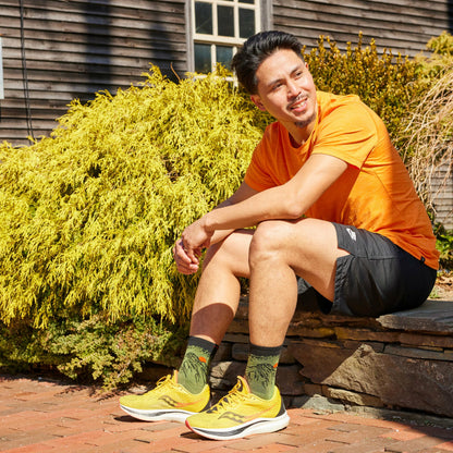 Men's Vert Micro Crew Ultra-Lightweight Running Socks | Darn Tough