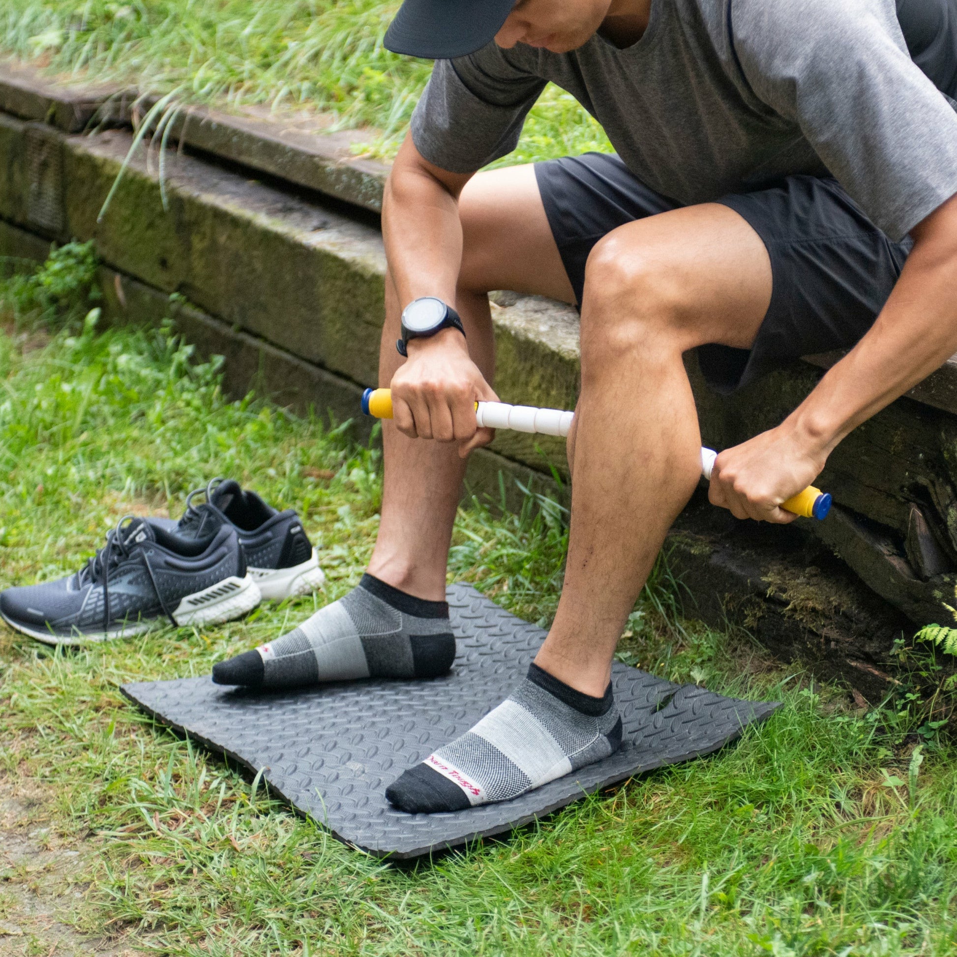 Men's 1437 No Show Lightweight Running Socks | Darn Tough