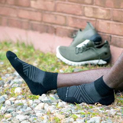 Men's Run Quarter Ultra-Lightweight Running Socks | Darn Tough