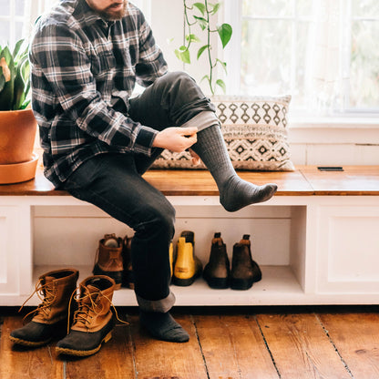 Men's The Standard Mid-Calf Lightweight Lifestyle Socks | Darn Tough