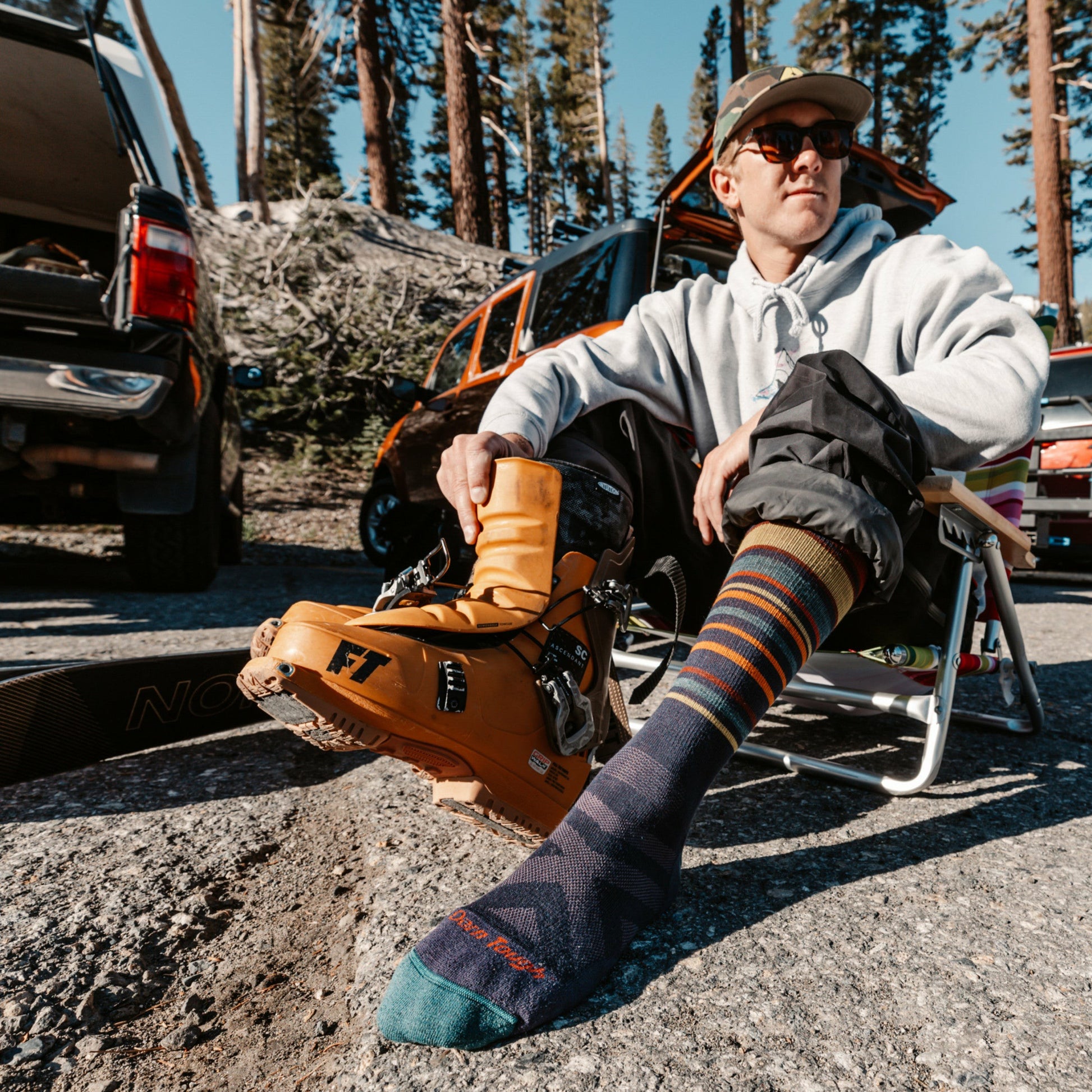 Men's Snowpack Over-the-Calf Midweight Ski & Snowboard Sock - Last Chance | Darn Tough