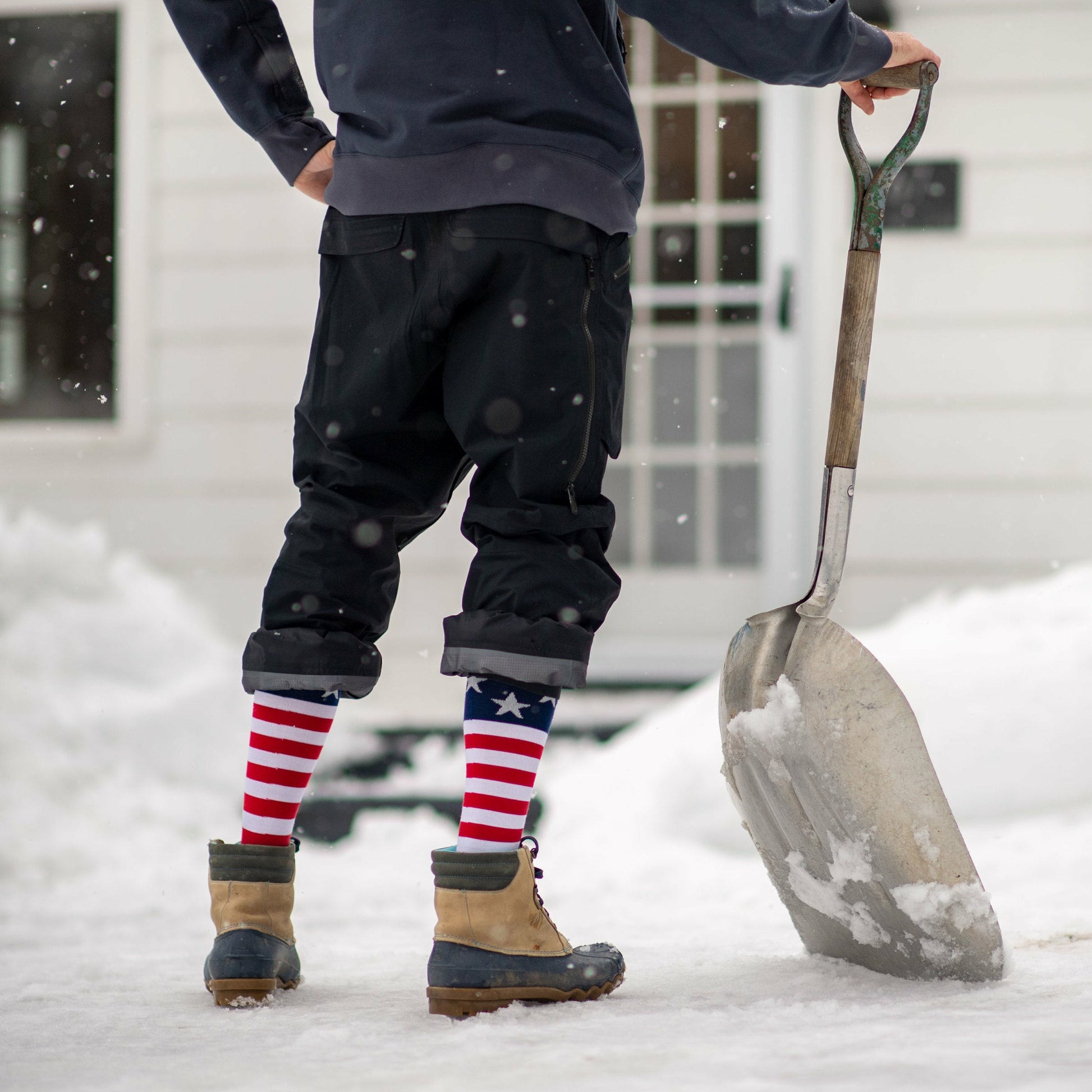Men's Captain Stripe Over-the-Calf Midweight Ski & Snowboard Socks | Darn Tough