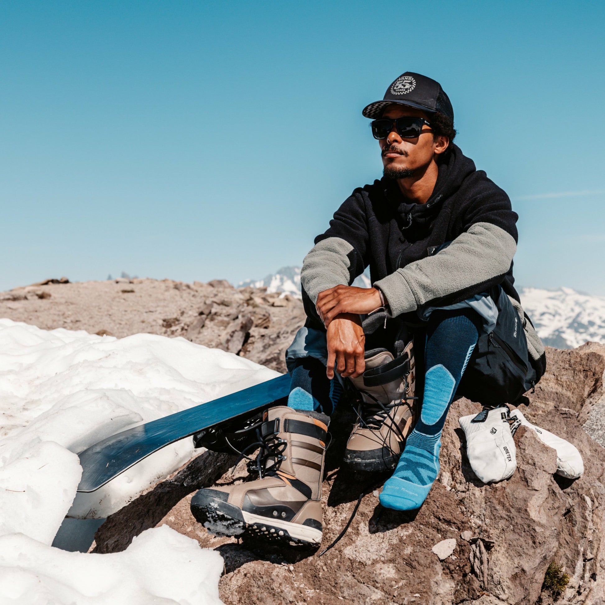 Men's Outer Limits Over-the-Calf Lightweight Ski & Snowboard Socks- Last Chance | Darn Tough