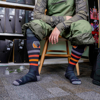 Men's Beer Badge Over-the-Calf Midweight Ski & Snowboard Socks | Darn Tough
