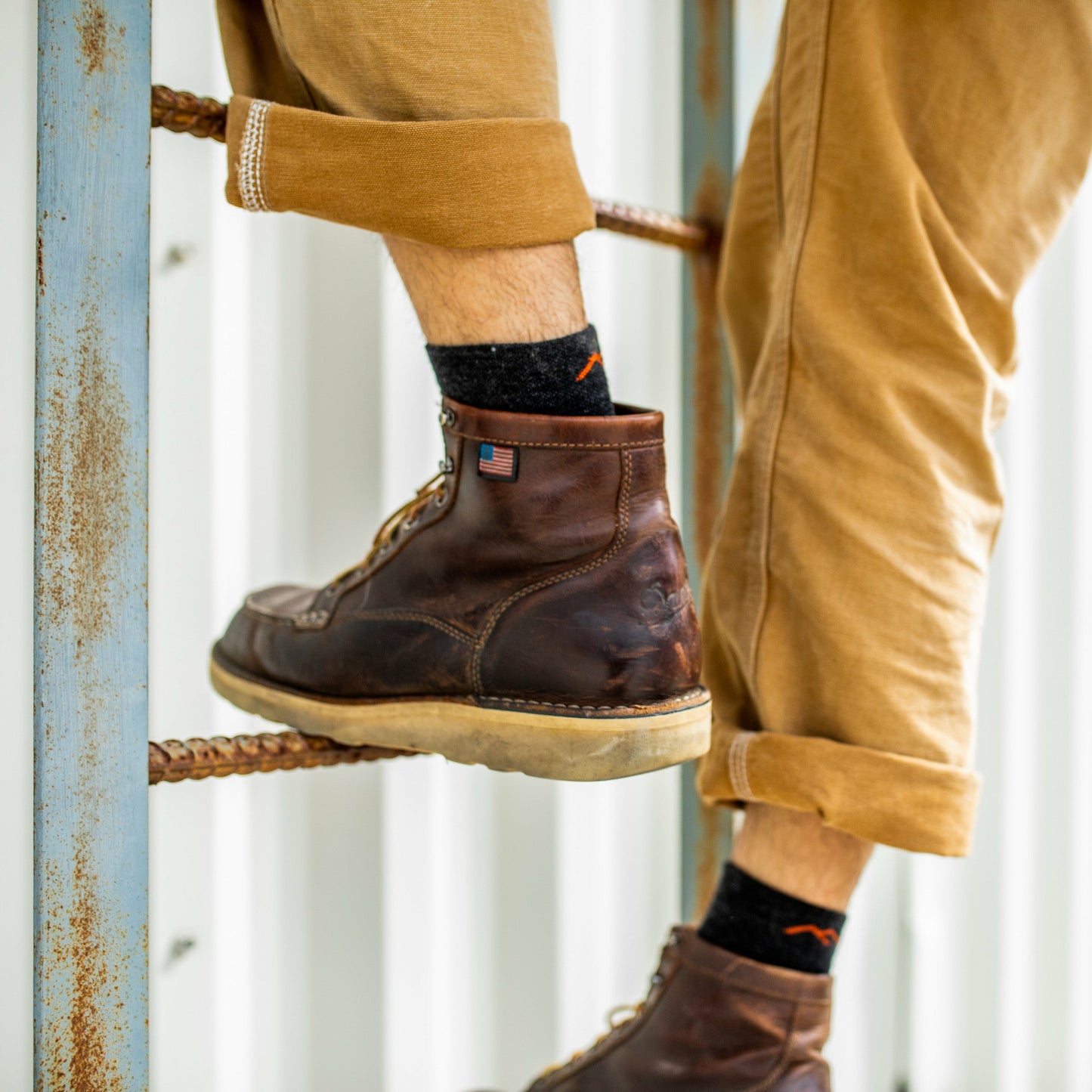 Men's Steely Quarter Midweight Work Socks | Darn Tough