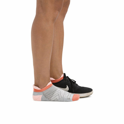 Women's Run No Show Tab Cushioned Ultra-Lightweight Running Socks | Darn Tough