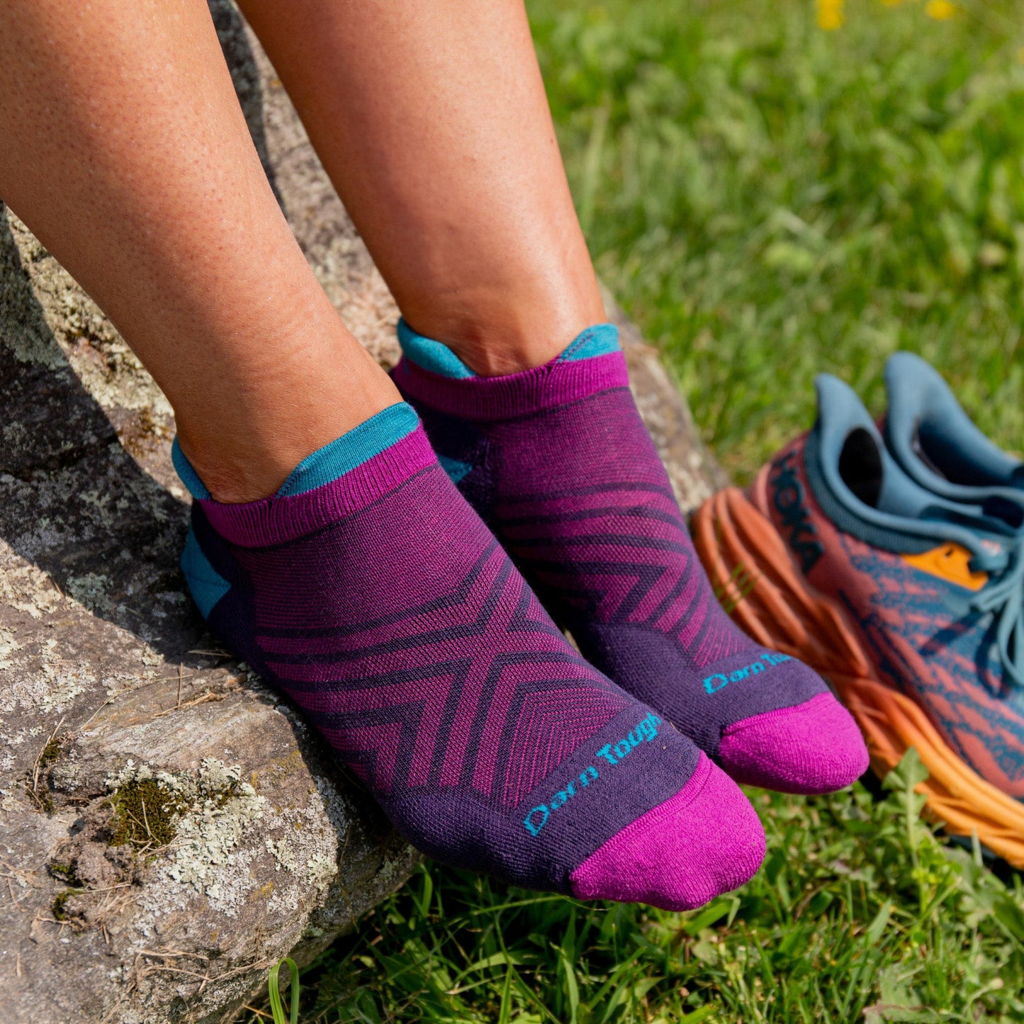 Women's Run No Show Tab Cushioned Ultra-Lightweight Running Socks | Darn Tough