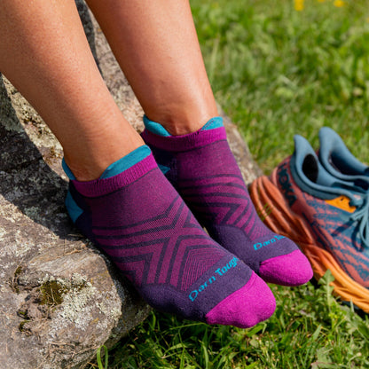 Women's Run No Show Tab Cushioned Ultra-Lightweight Running Socks | Darn Tough
