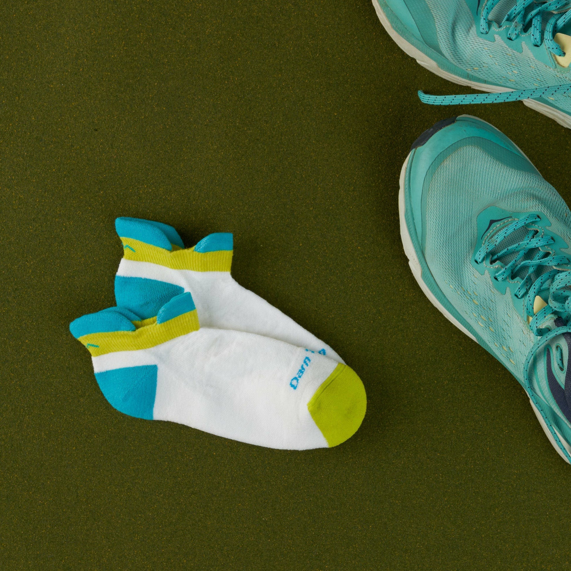 Women's Run No Show Tab Cushioned Ultra-Lightweight Running Socks | Darn Tough