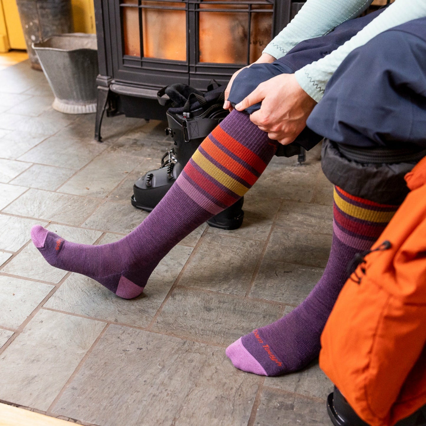 Women's Snowburst Over-the-Calf Midweight Ski & Snowboard Socks | Darn Tough