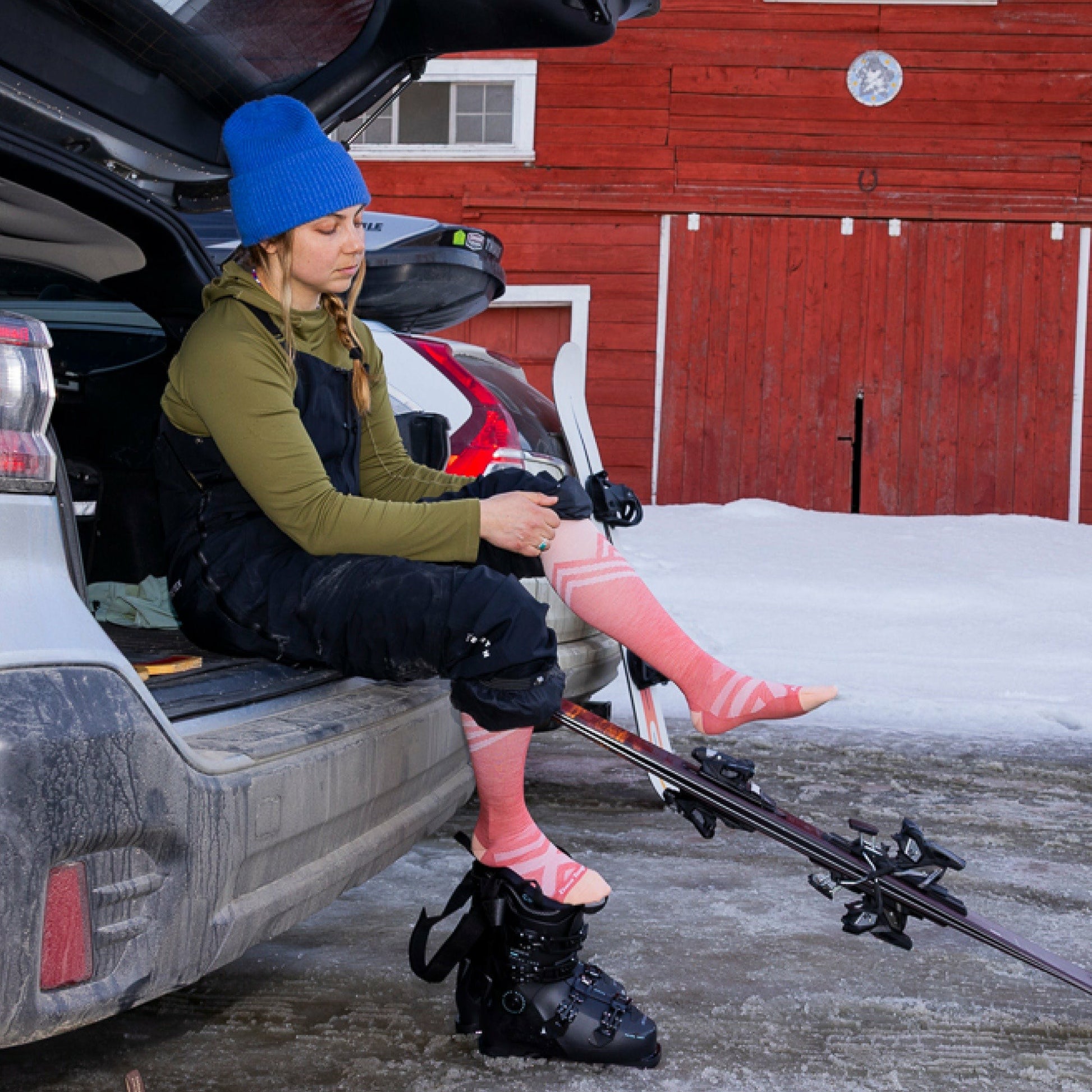 Women's Peaks RFL Over-the-Calf Ultra-Lightweight Ski & Snowboard Socks | Darn Tough