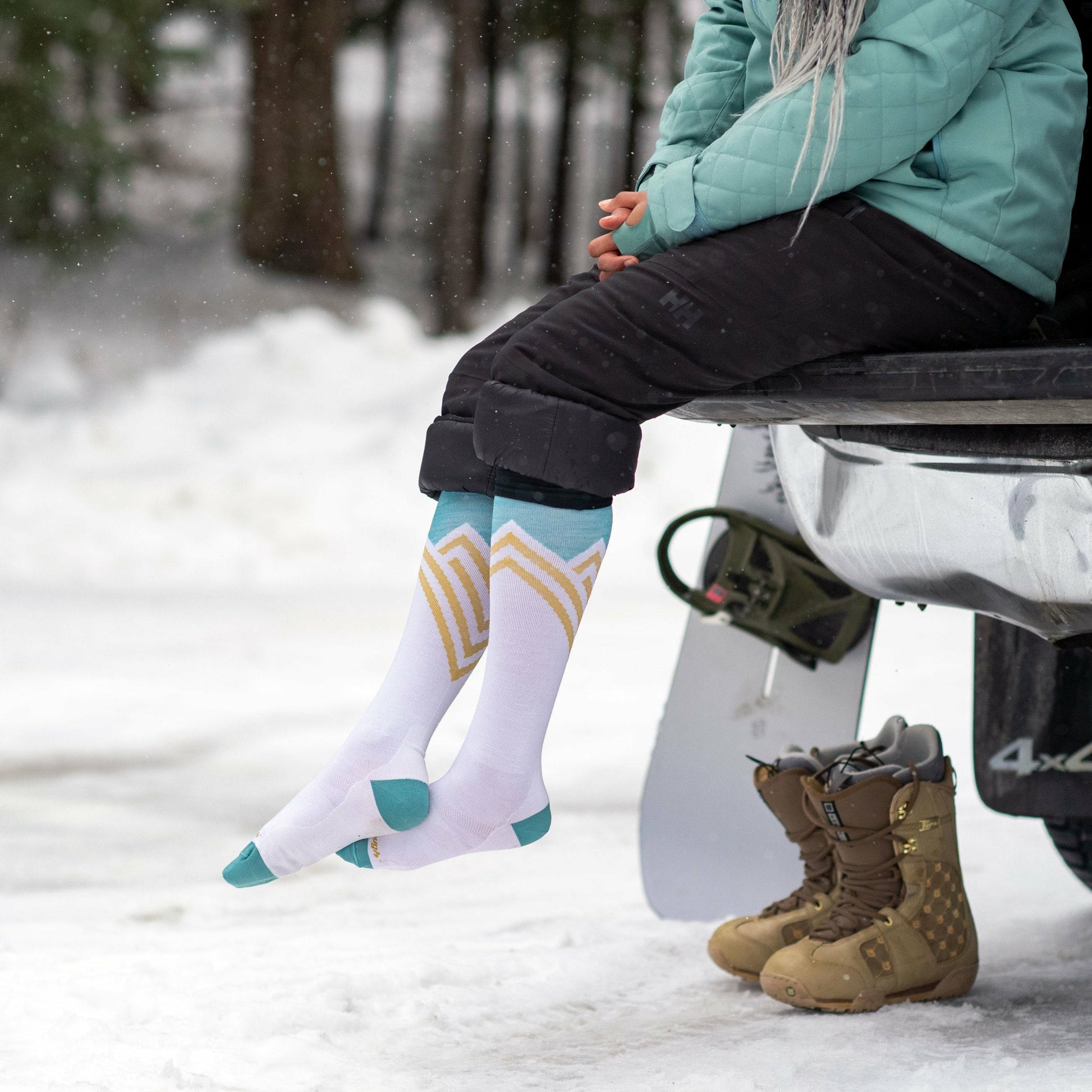 Women's Peaks RFL Over-the-Calf Ultra-Lightweight Ski & Snowboard Socks | Darn Tough