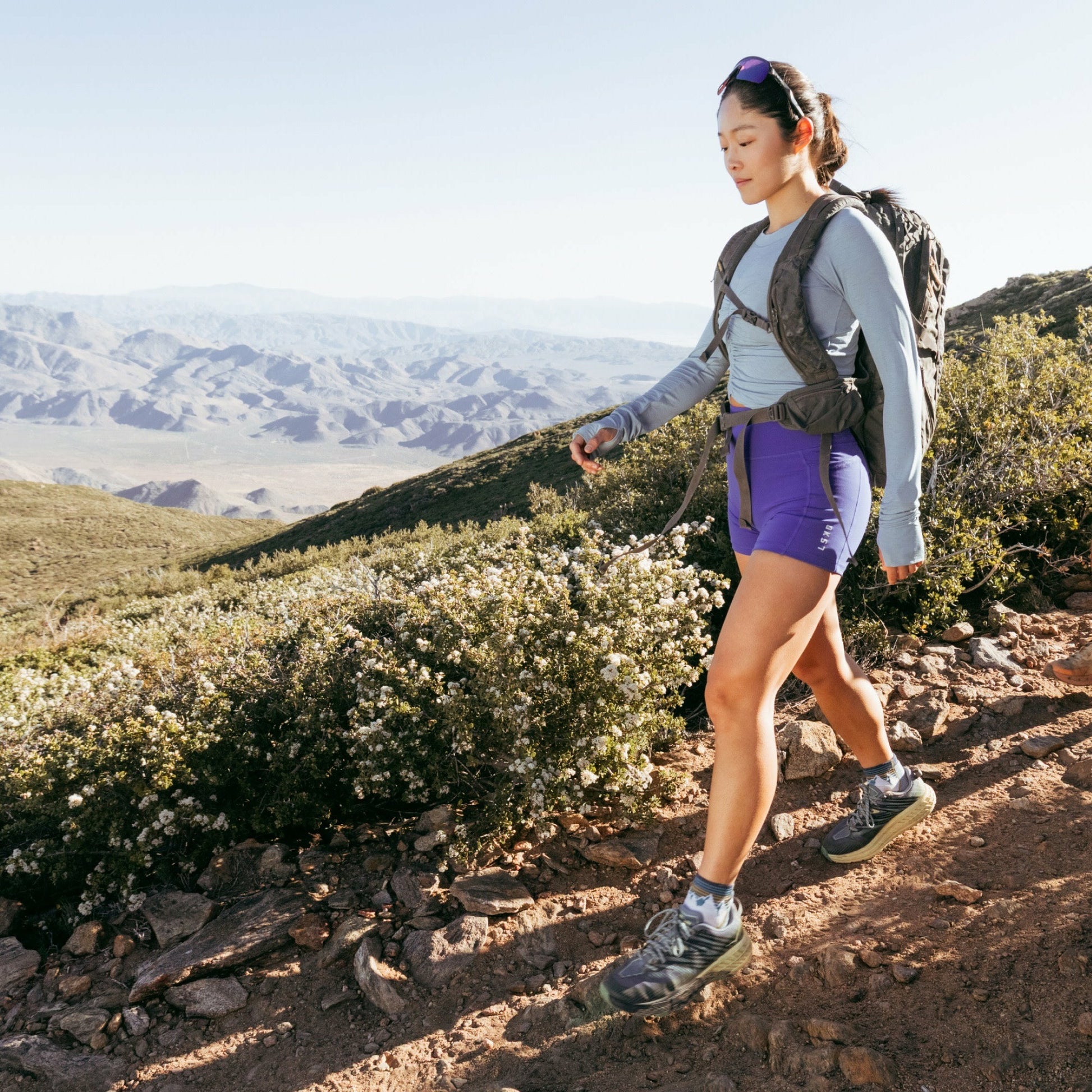 Women's Hiker Quarter Midweight Hiking Socks | Darn Tough