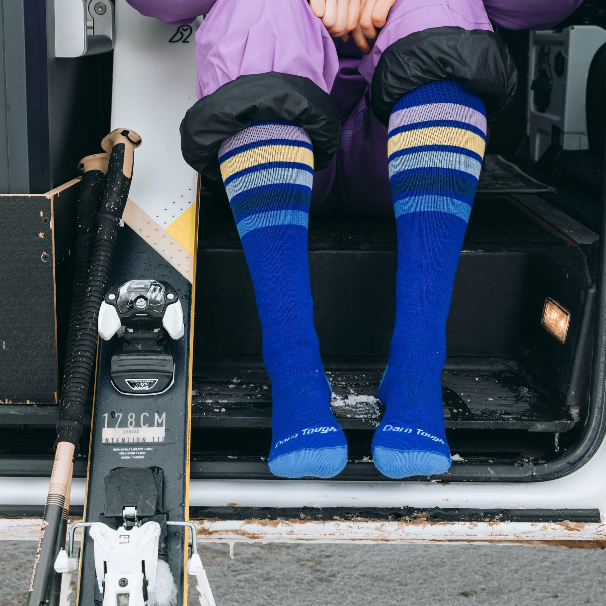Women's Limited Edition Snowburst Over-the-Calf Midweight Ski & Snowboard Socks | Darn Tough