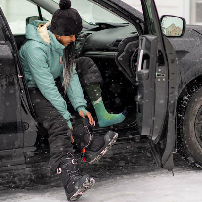 Women's Aurora Over-the-Calf Lightweight Ski & Snowboard Socks | Darn Tough