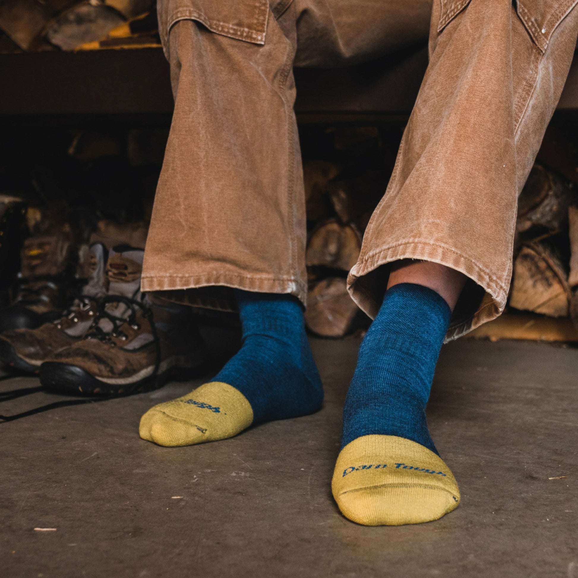 Women's Steely Quarter Midweight Work Socks | Darn Tough