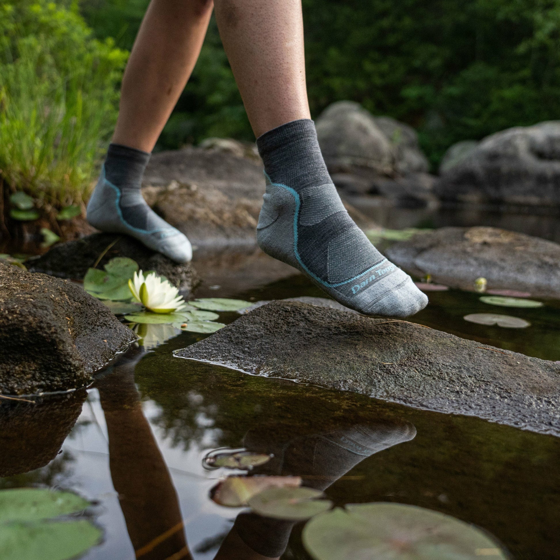 Women's Light Hiker 2 Pack | Darn Tough