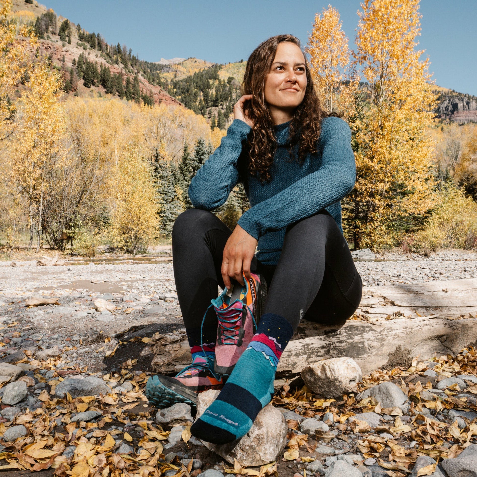 Women's Mirror Lake Micro Crew Midweight Hiking Socks | Darn Tough