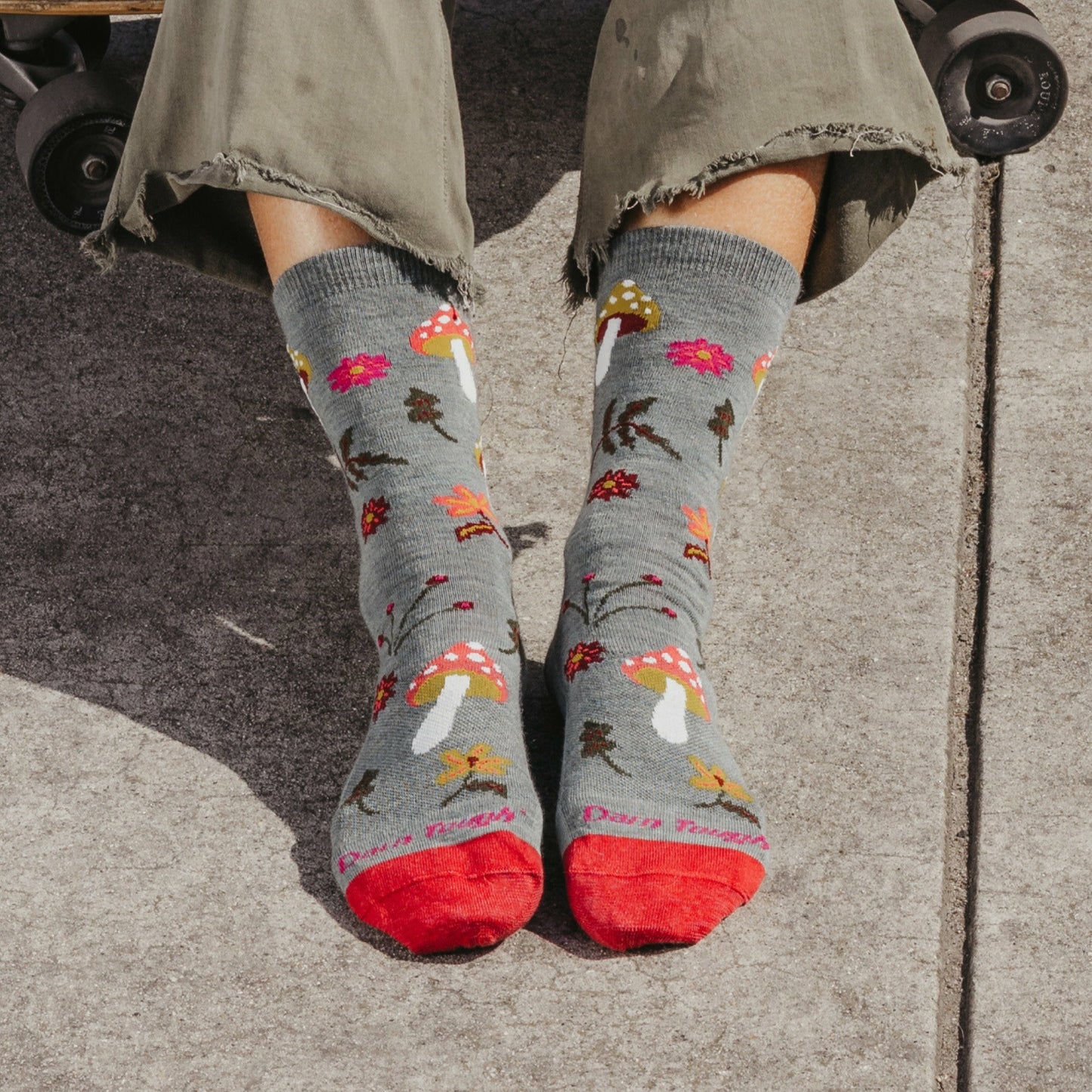 Women's Shroom Bloom Crew Lightweight Lifestyle Socks | Darn Tough