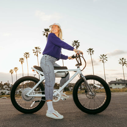 Women's Solid Basic Crew Lightweight Lifestyle Socks | Darn Tough