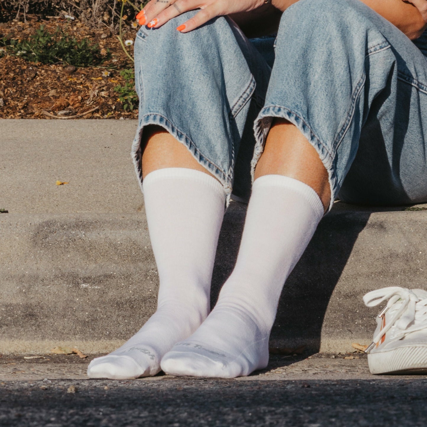 Women's Solid Basic Crew Lightweight Lifestyle Socks | Darn Tough